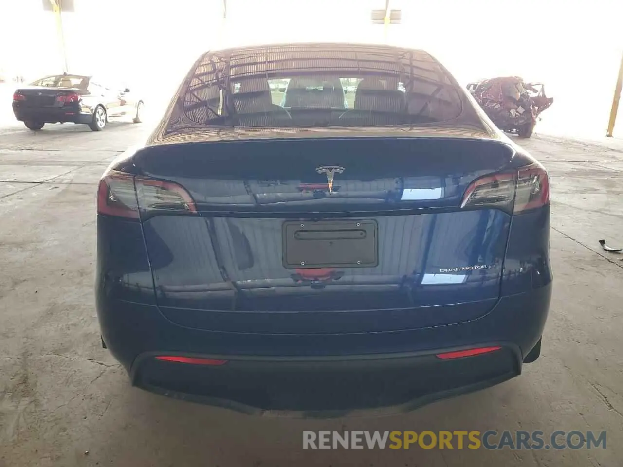 6 Photograph of a damaged car 7SAYGDEE9RA320636 TESLA MODEL Y 2024