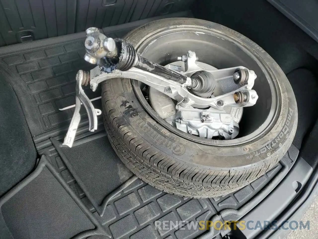 12 Photograph of a damaged car 7SAYGDEE9RA323200 TESLA MODEL Y 2024