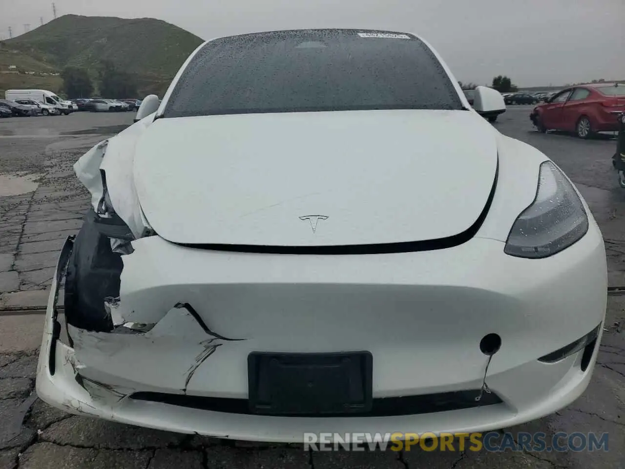 5 Photograph of a damaged car 7SAYGDEE9RF002292 TESLA MODEL Y 2024