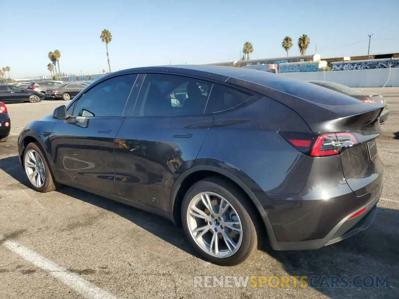 2 Photograph of a damaged car 7SAYGDEE9RF032280 TESLA MODEL Y 2024