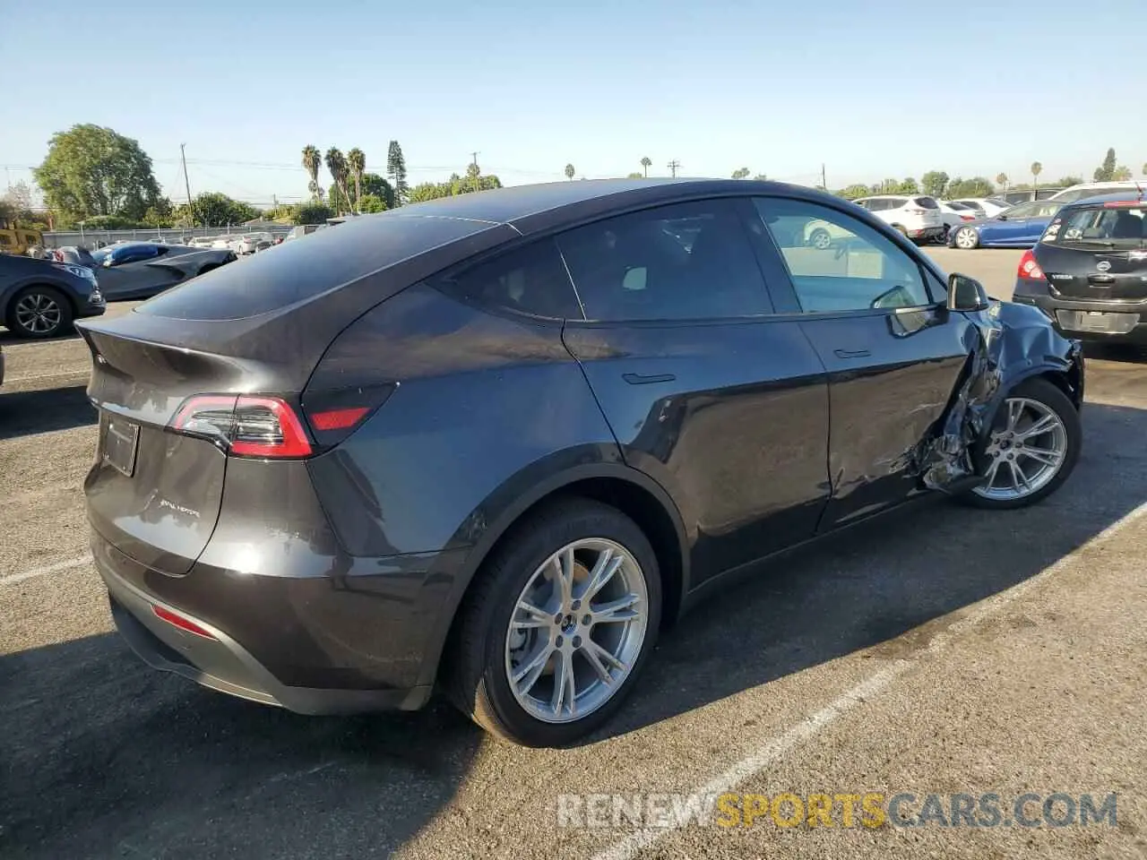 3 Photograph of a damaged car 7SAYGDEE9RF032280 TESLA MODEL Y 2024