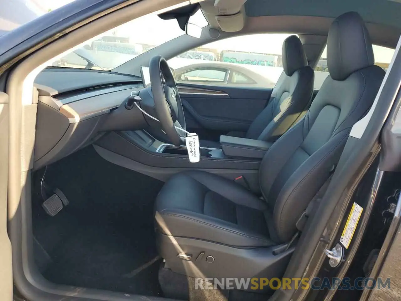 7 Photograph of a damaged car 7SAYGDEE9RF032280 TESLA MODEL Y 2024