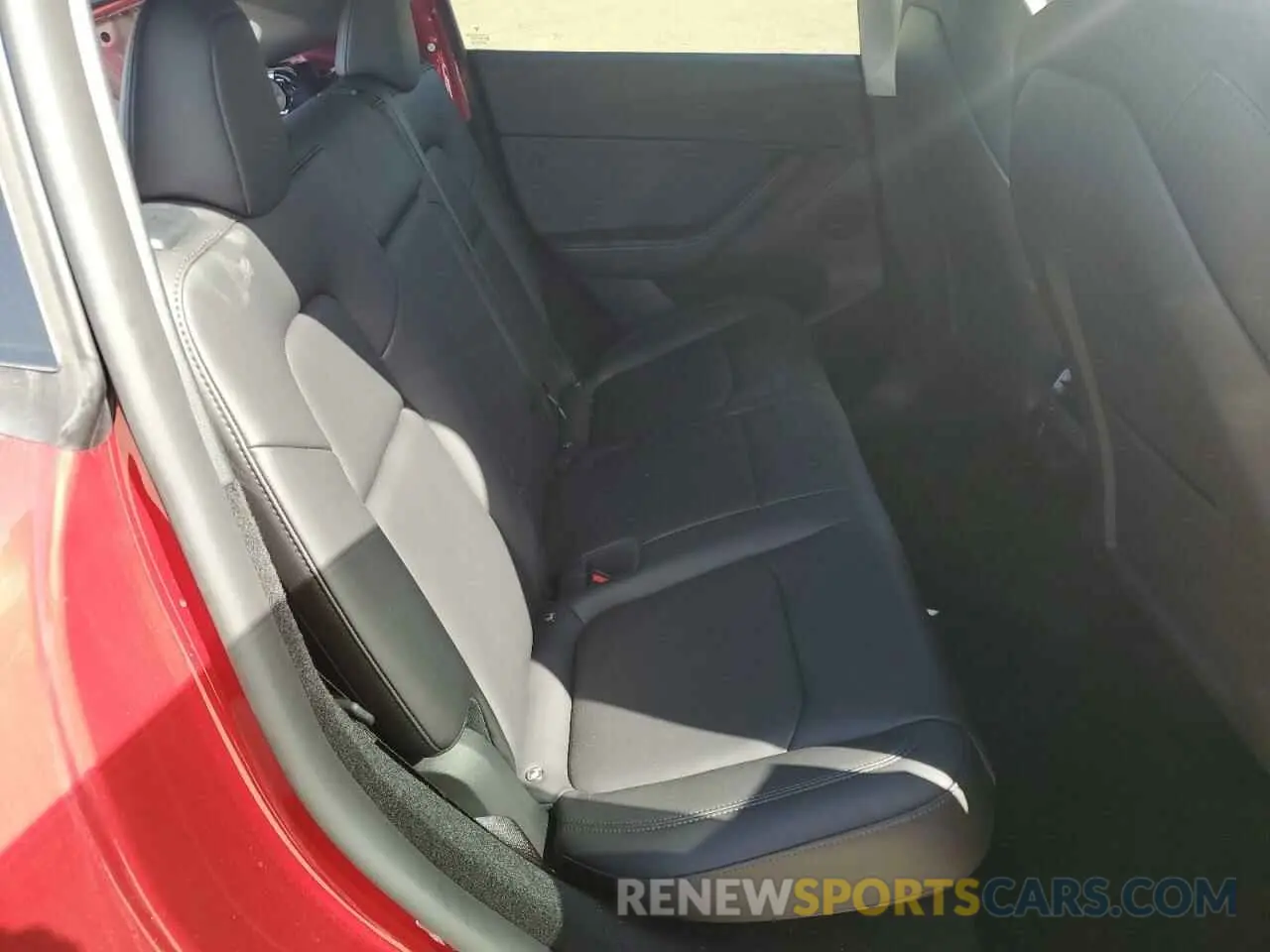 11 Photograph of a damaged car 7SAYGDEE9RF047118 TESLA MODEL Y 2024