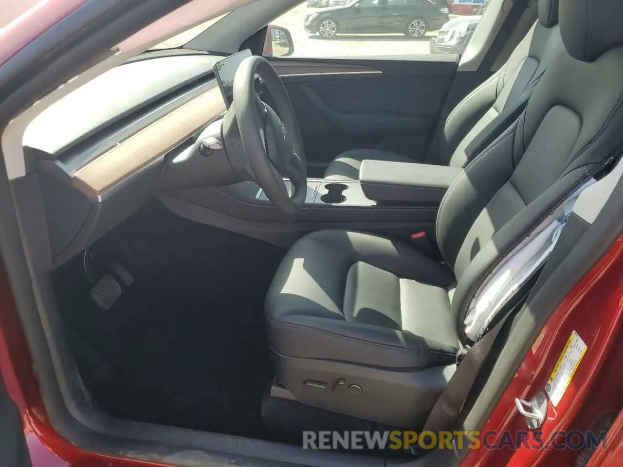 7 Photograph of a damaged car 7SAYGDEE9RF047118 TESLA MODEL Y 2024