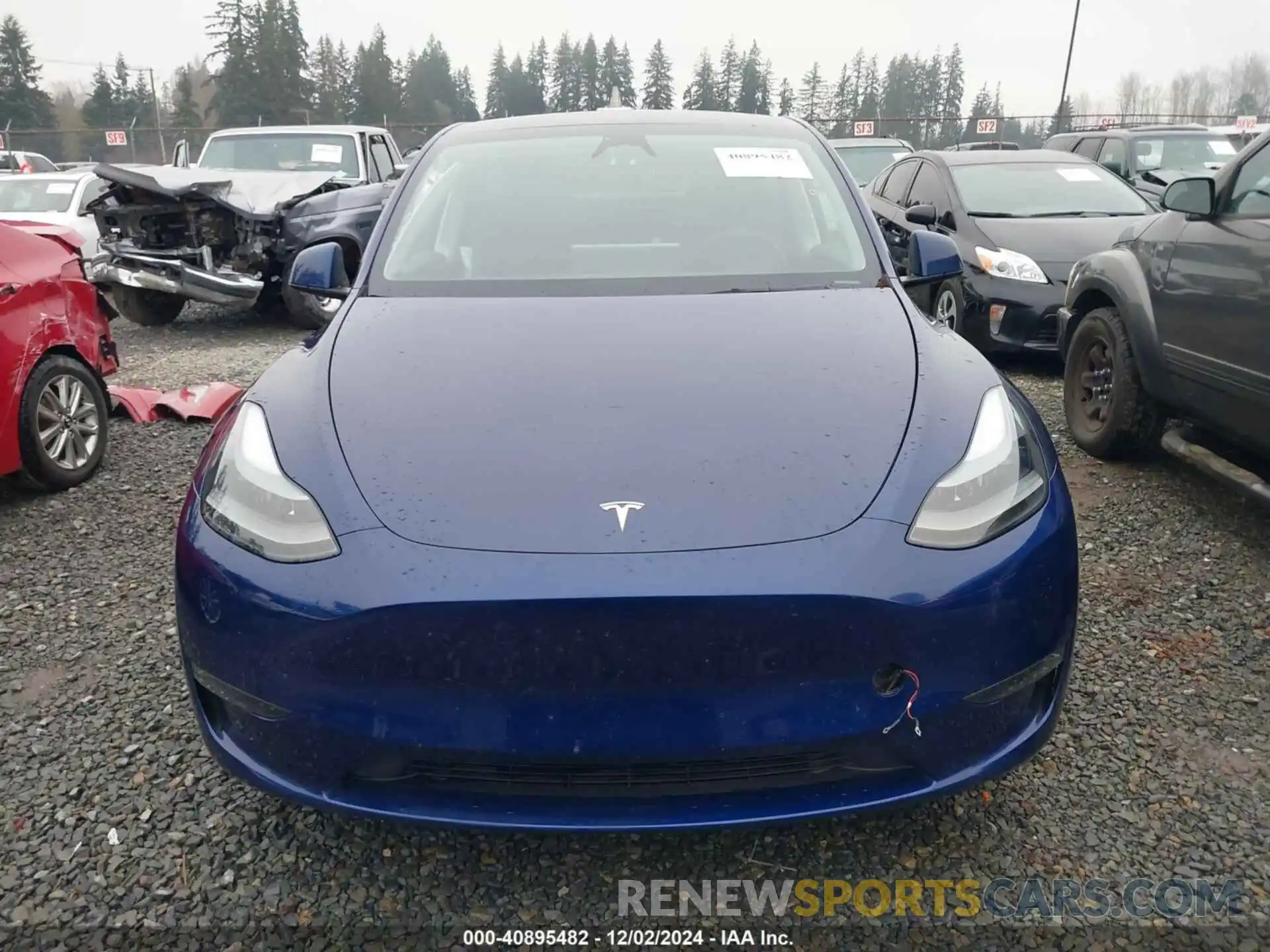 12 Photograph of a damaged car 7SAYGDEE9RF066607 TESLA MODEL Y 2024