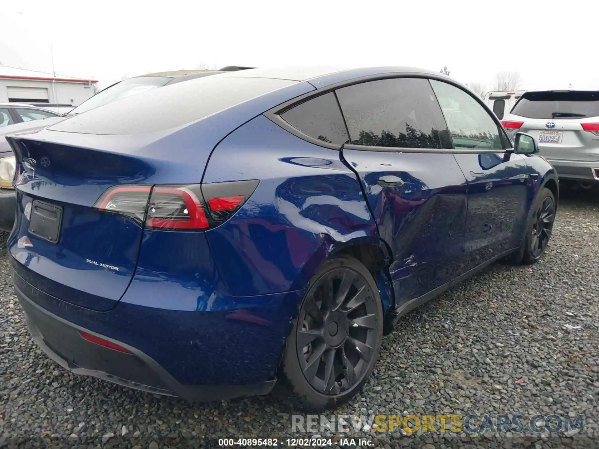 6 Photograph of a damaged car 7SAYGDEE9RF066607 TESLA MODEL Y 2024