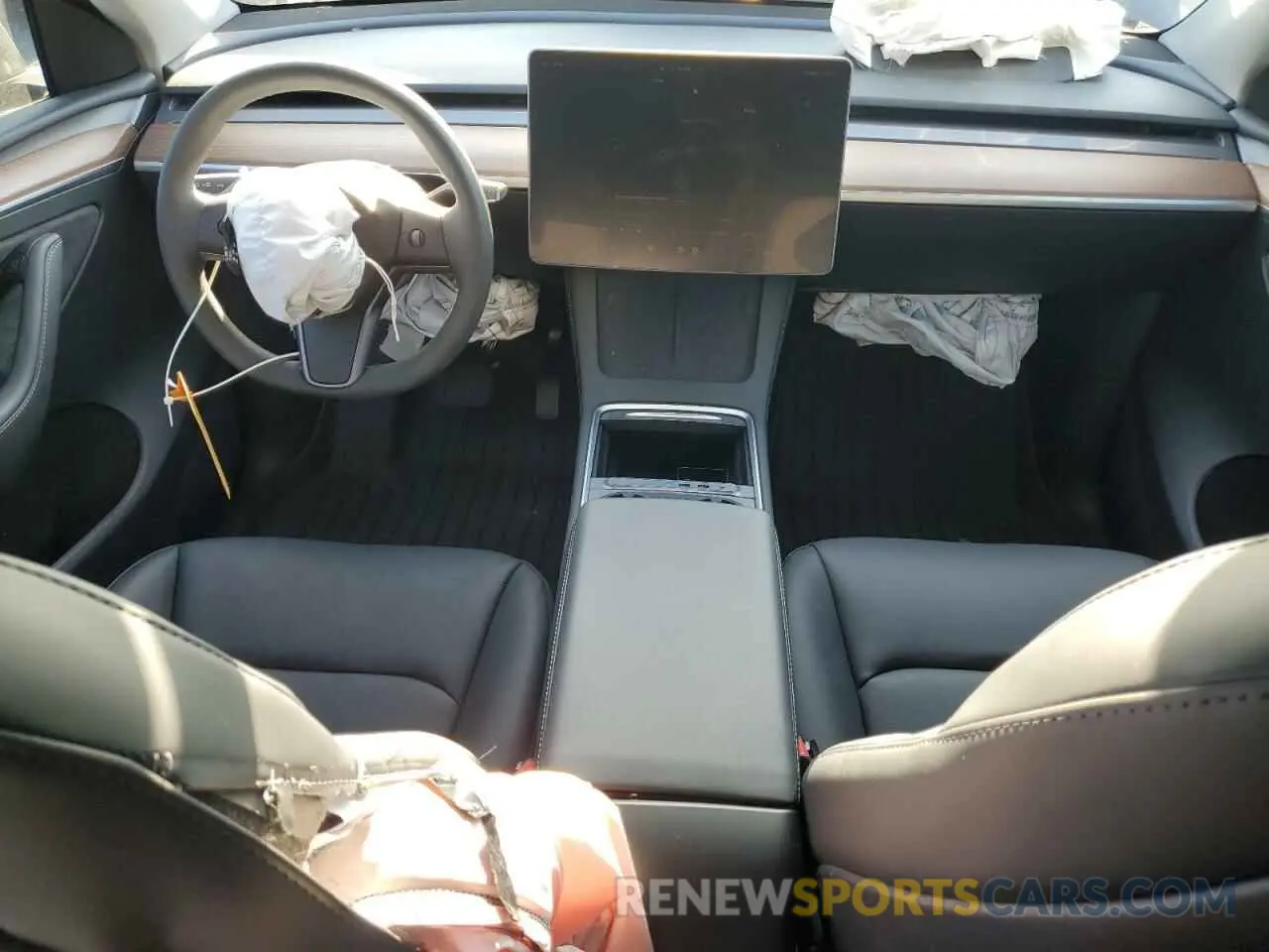 8 Photograph of a damaged car 7SAYGDEE9RF078563 TESLA MODEL Y 2024
