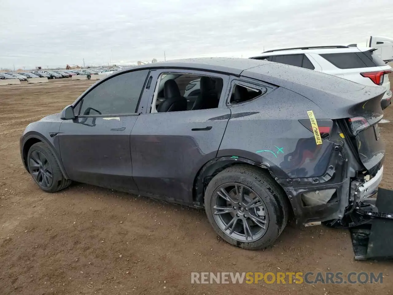 2 Photograph of a damaged car 7SAYGDEE9RF121816 TESLA MODEL Y 2024