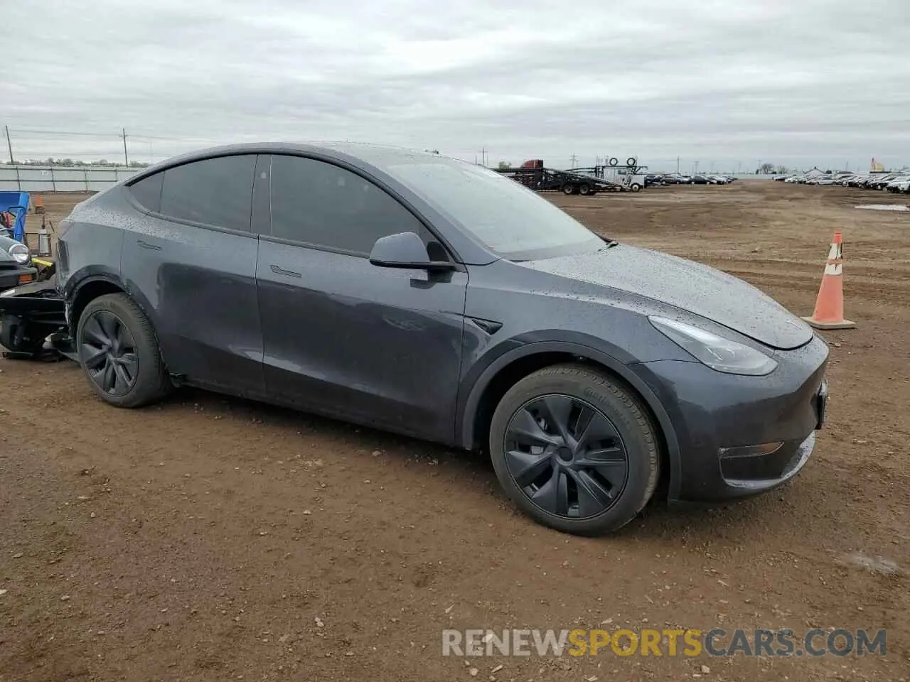 4 Photograph of a damaged car 7SAYGDEE9RF121816 TESLA MODEL Y 2024