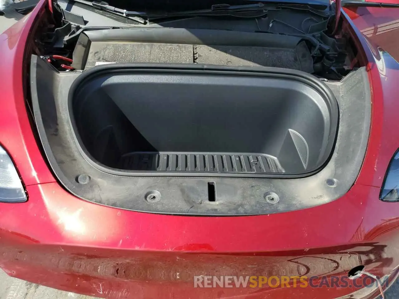 11 Photograph of a damaged car 7SAYGDEE9RF125137 TESLA MODEL Y 2024