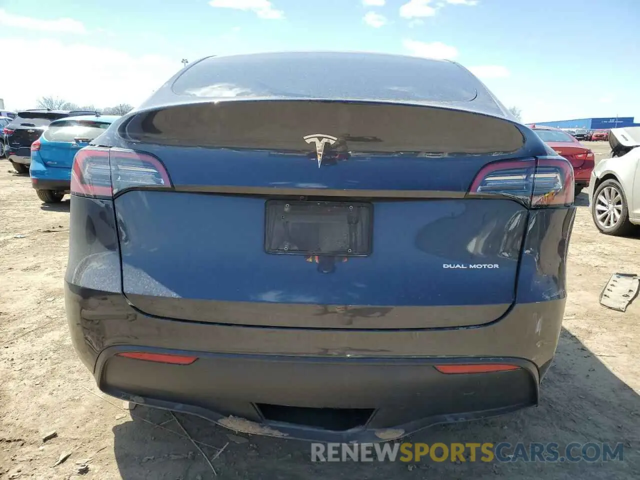 6 Photograph of a damaged car 7SAYGDEE9RF129530 TESLA MODEL Y 2024