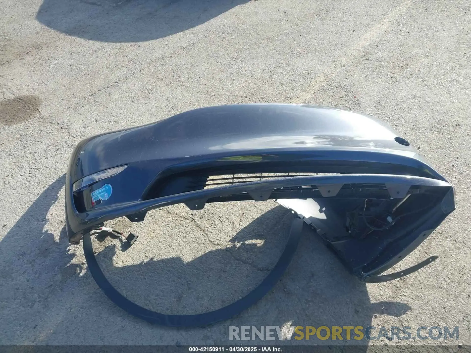 12 Photograph of a damaged car 7SAYGDEE9RF177495 TESLA MODEL Y 2024