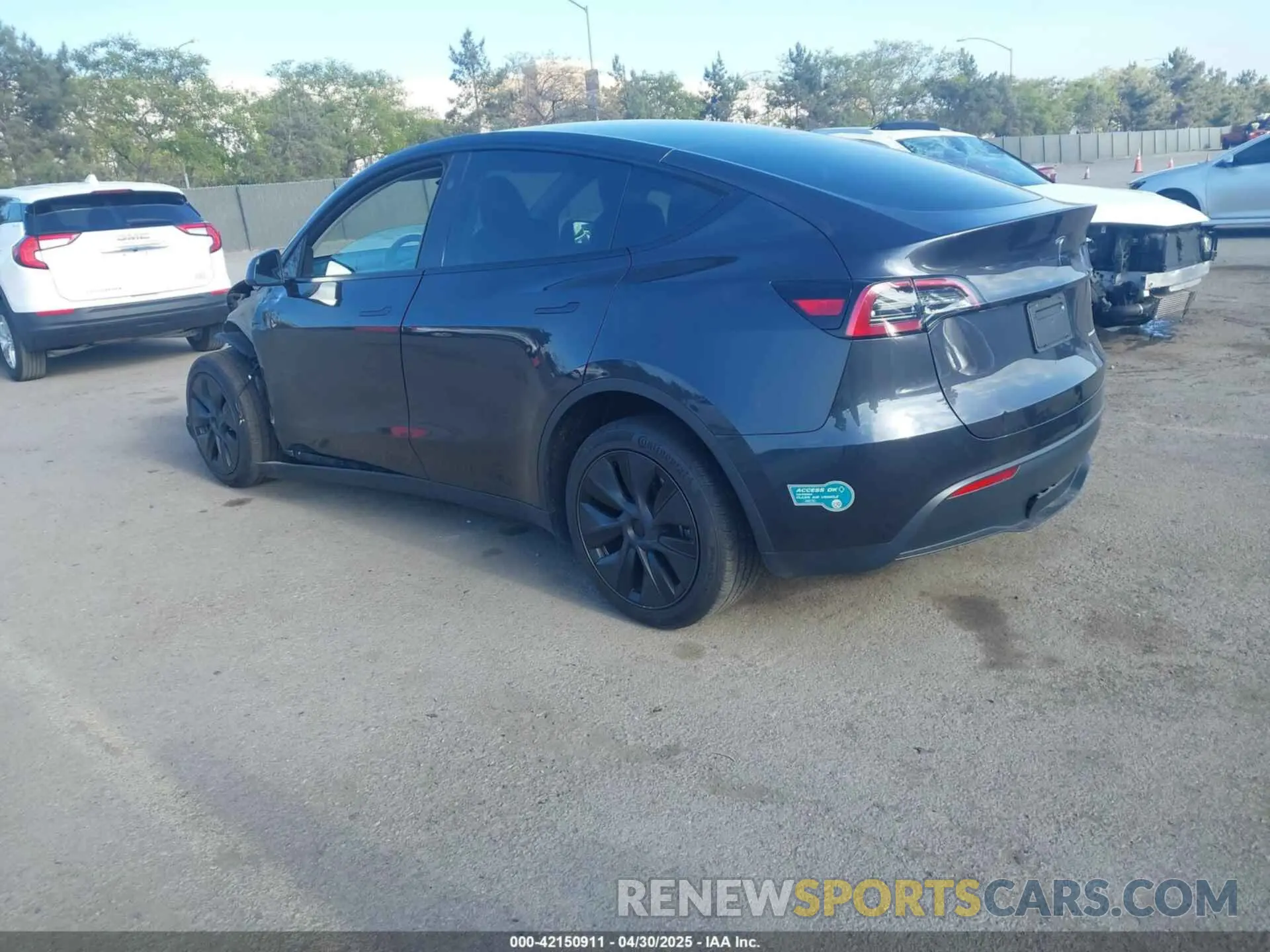 3 Photograph of a damaged car 7SAYGDEE9RF177495 TESLA MODEL Y 2024