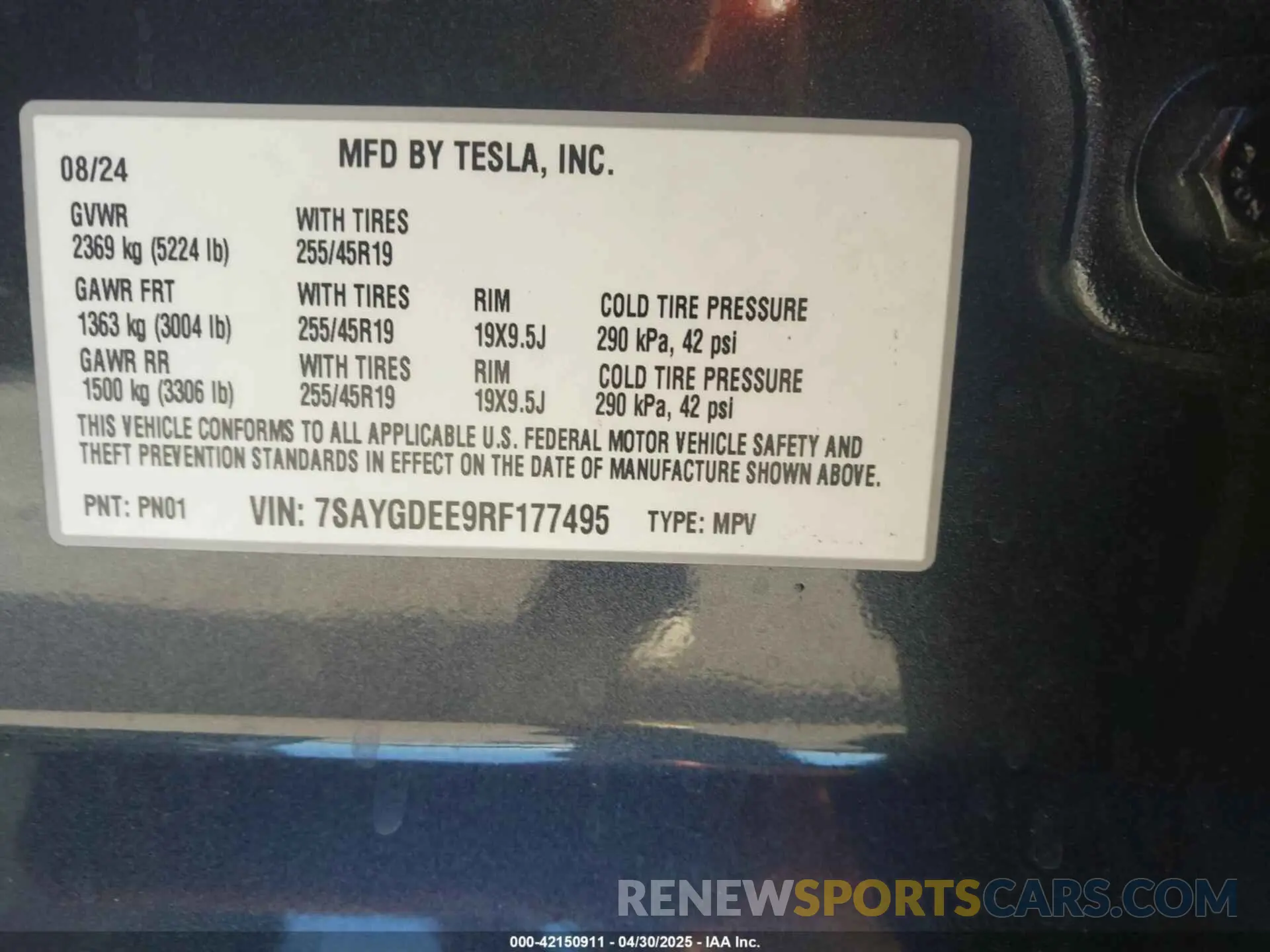 9 Photograph of a damaged car 7SAYGDEE9RF177495 TESLA MODEL Y 2024