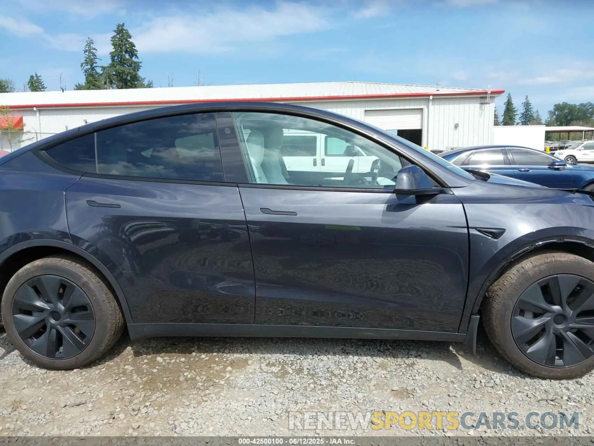 13 Photograph of a damaged car 7SAYGDEE9RF190862 TESLA MODEL Y 2024
