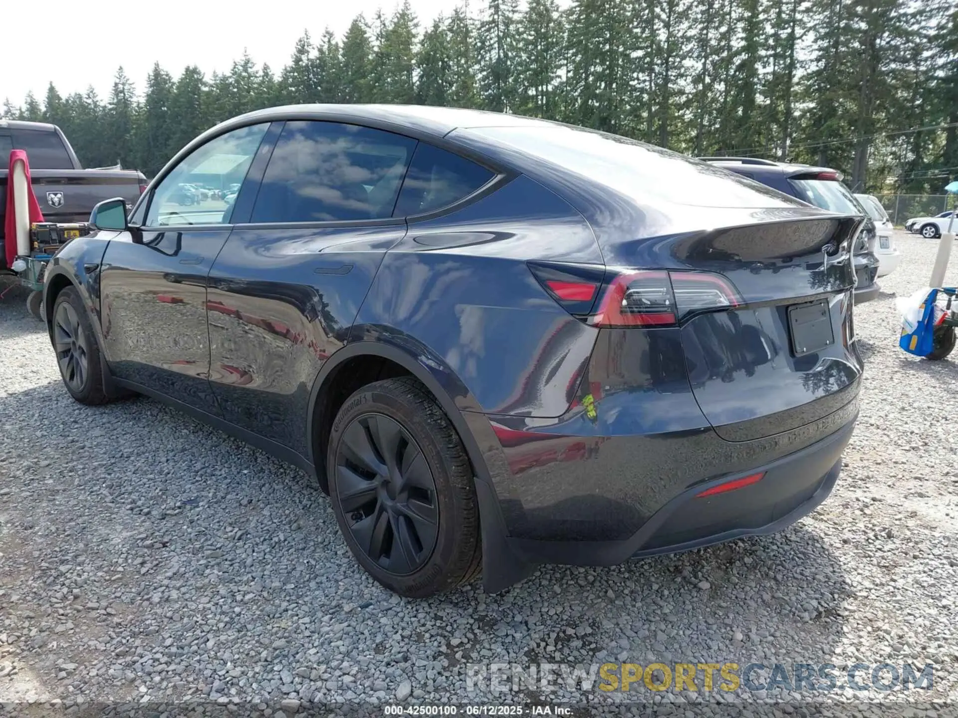 3 Photograph of a damaged car 7SAYGDEE9RF190862 TESLA MODEL Y 2024