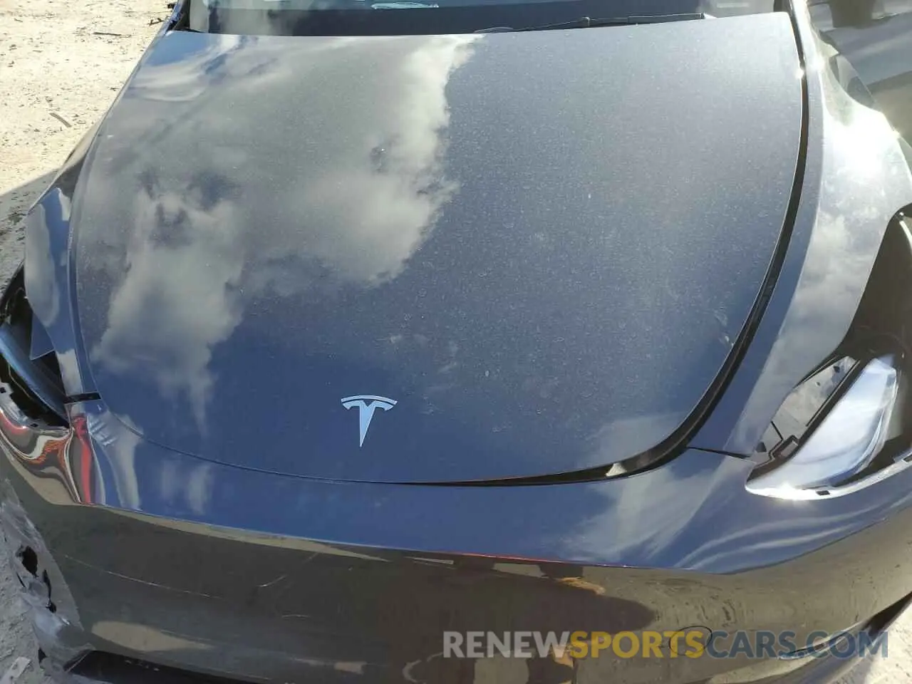 12 Photograph of a damaged car 7SAYGDEE9RF194409 TESLA MODEL Y 2024