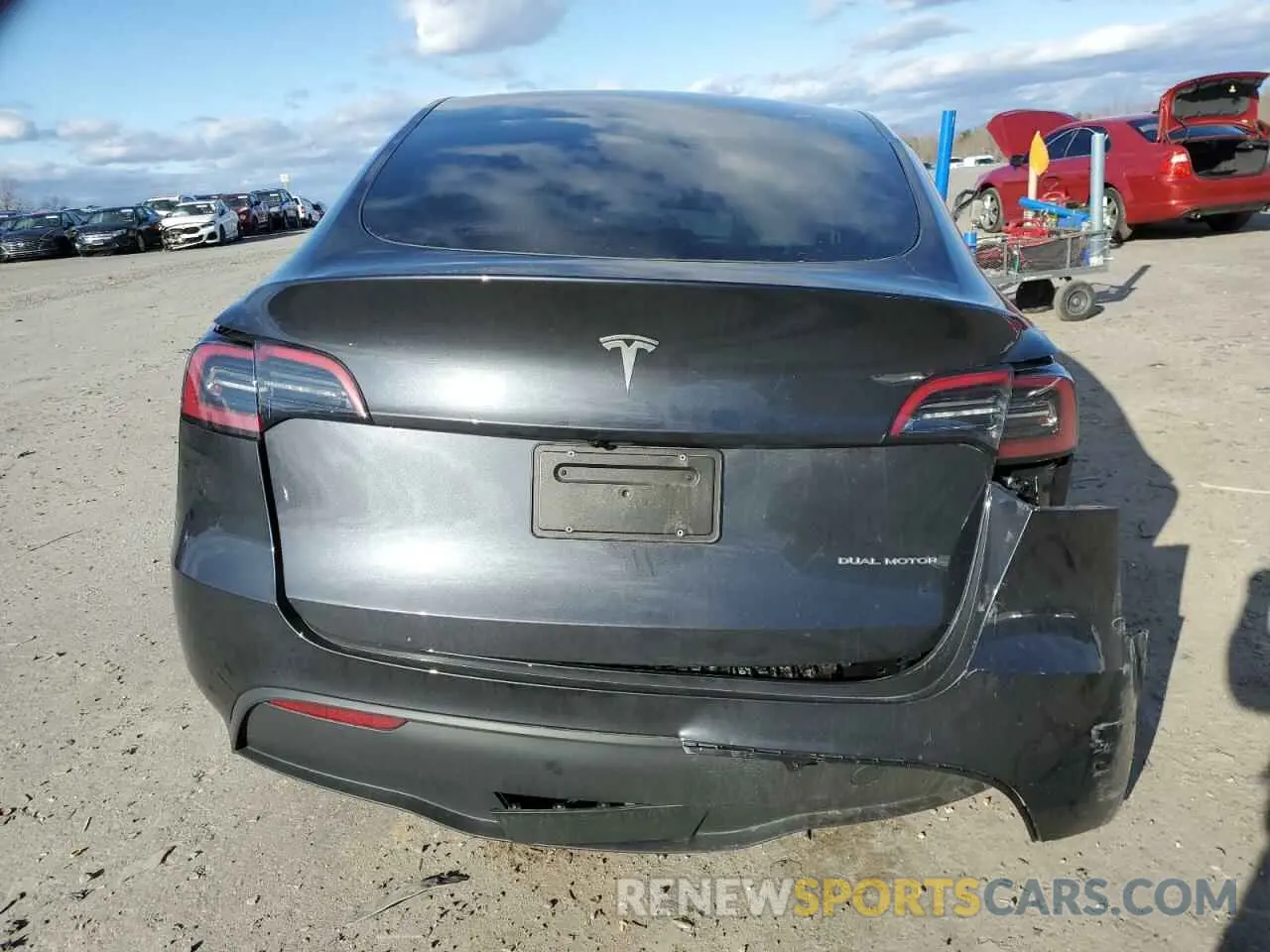 6 Photograph of a damaged car 7SAYGDEE9RF194409 TESLA MODEL Y 2024