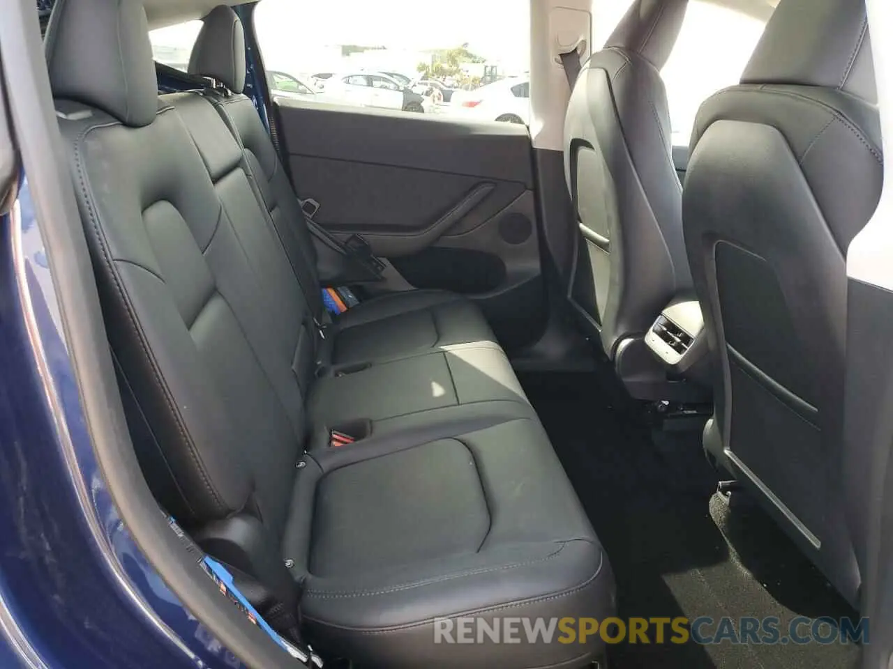 10 Photograph of a damaged car 7SAYGDEE9RF981540 TESLA MODEL Y 2024