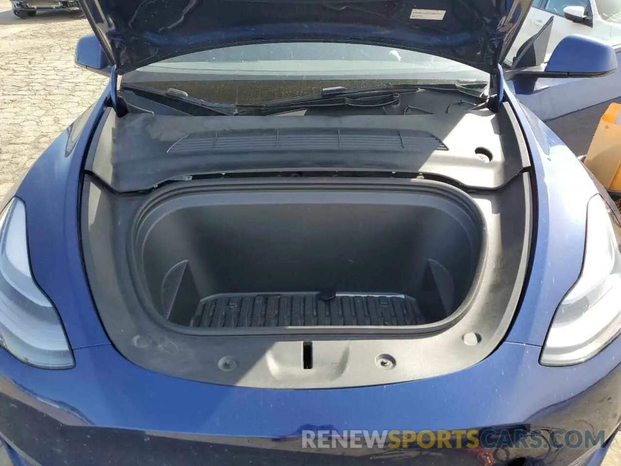 12 Photograph of a damaged car 7SAYGDEE9RF981540 TESLA MODEL Y 2024
