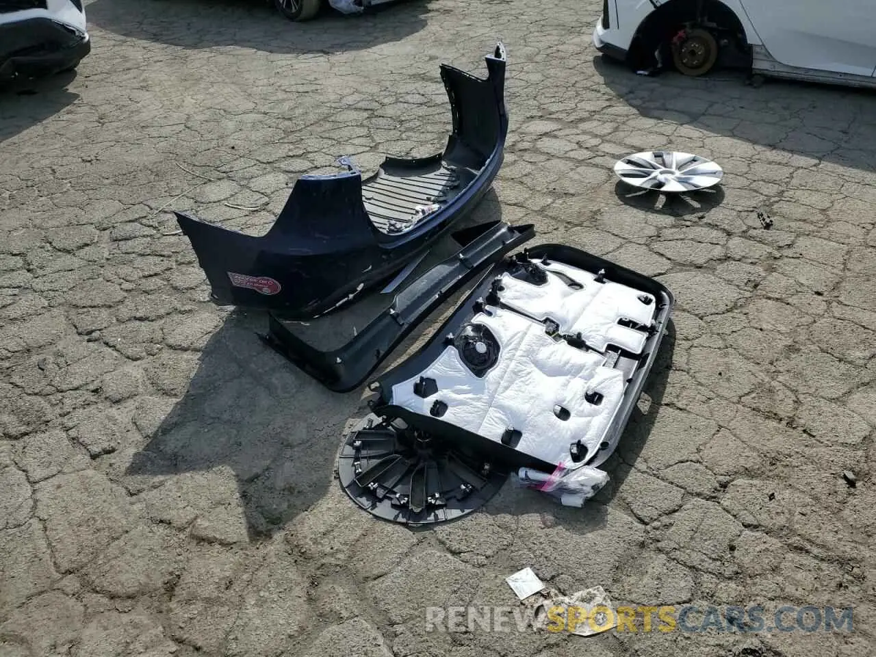 14 Photograph of a damaged car 7SAYGDEE9RF981540 TESLA MODEL Y 2024