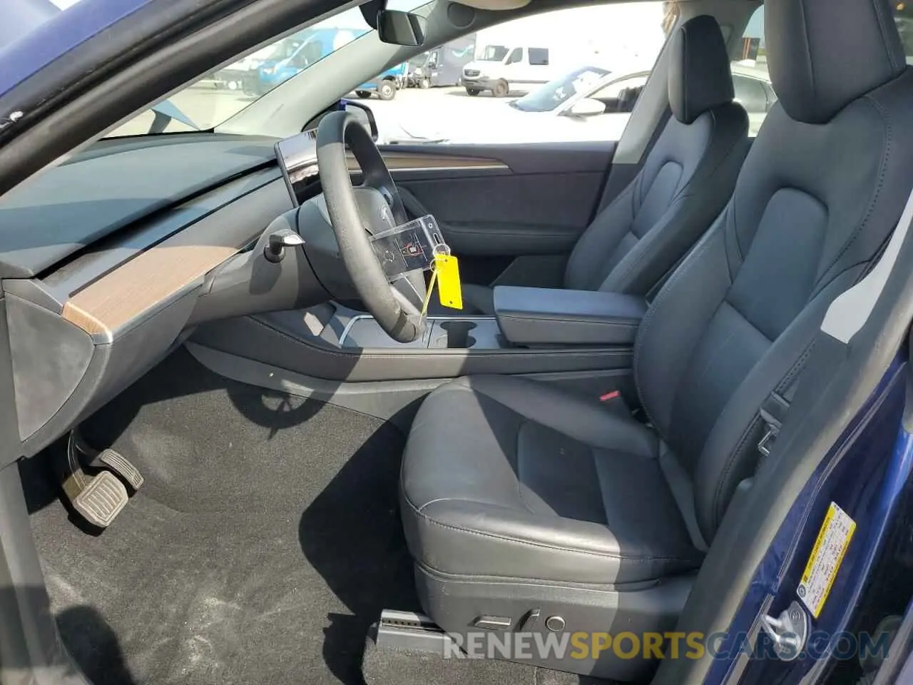 7 Photograph of a damaged car 7SAYGDEE9RF981540 TESLA MODEL Y 2024