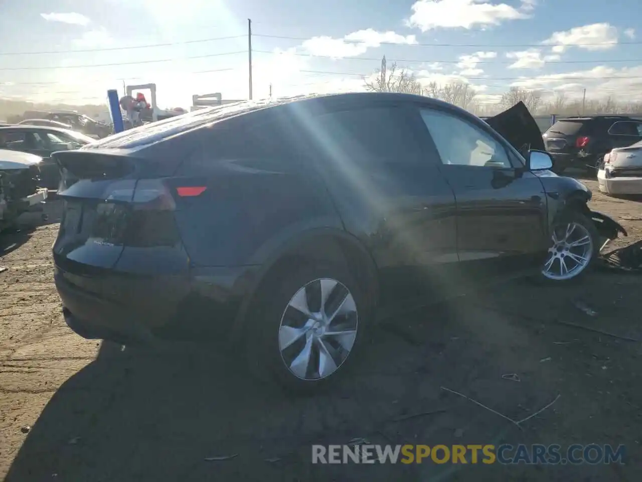 3 Photograph of a damaged car 7SAYGDEE9RF984146 TESLA MODEL Y 2024