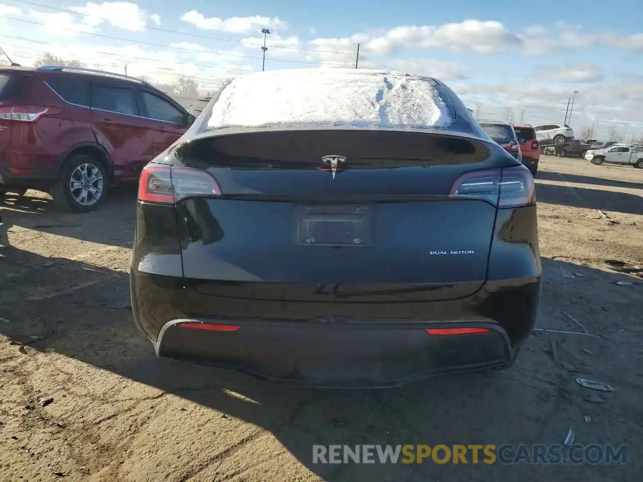 6 Photograph of a damaged car 7SAYGDEE9RF984146 TESLA MODEL Y 2024