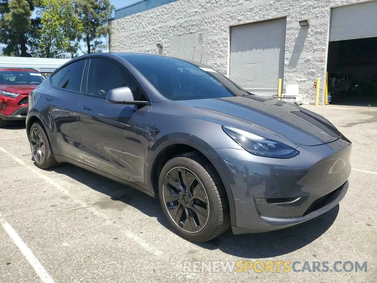 4 Photograph of a damaged car 7SAYGDEEXRA215975 TESLA MODEL Y 2024