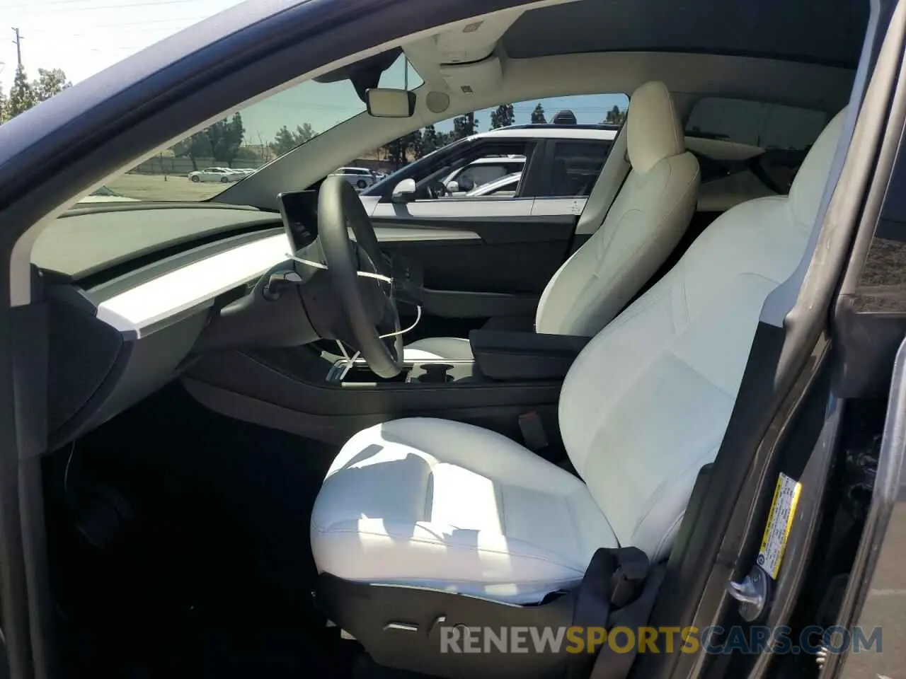7 Photograph of a damaged car 7SAYGDEEXRA215975 TESLA MODEL Y 2024