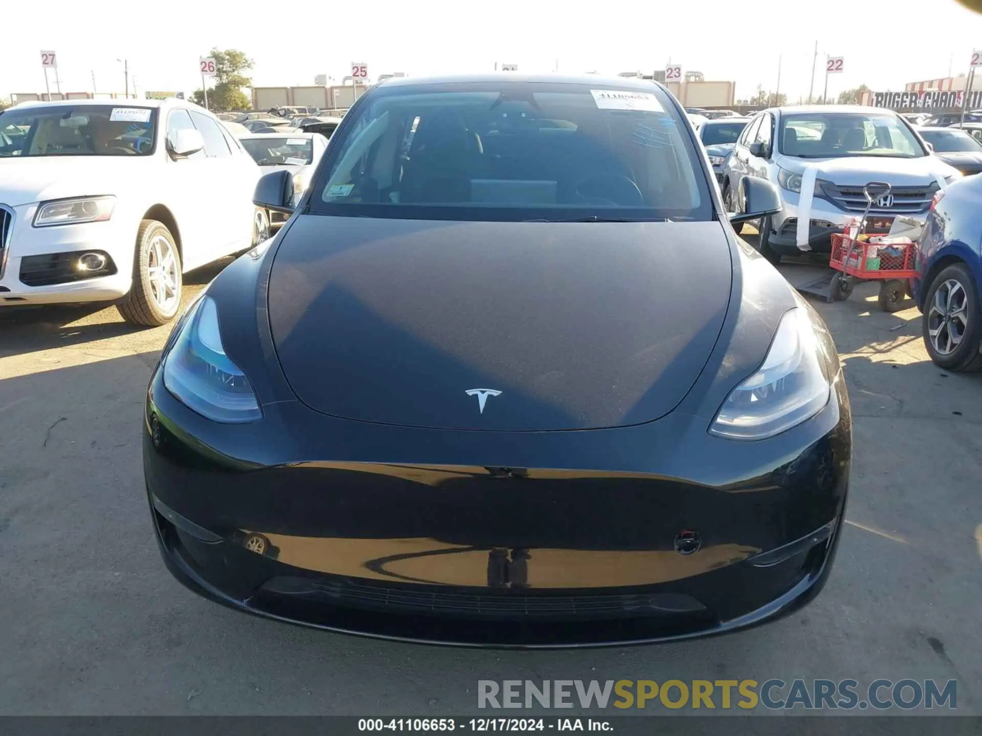 12 Photograph of a damaged car 7SAYGDEEXRA216186 TESLA MODEL Y 2024