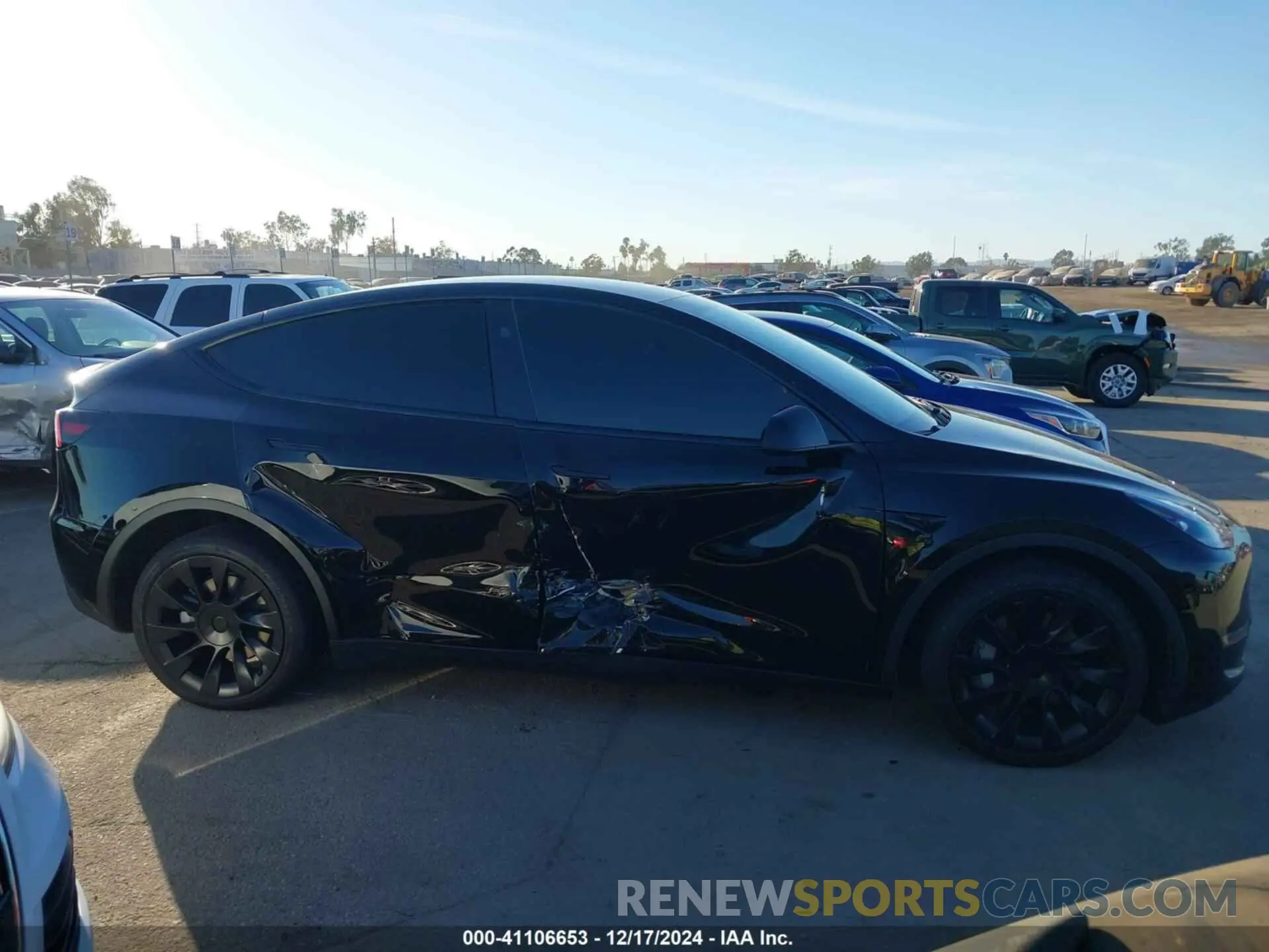 13 Photograph of a damaged car 7SAYGDEEXRA216186 TESLA MODEL Y 2024