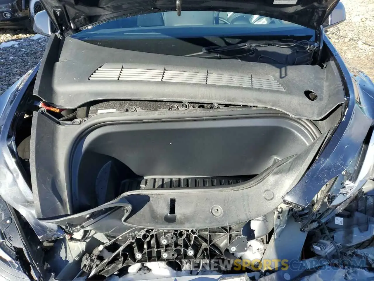 11 Photograph of a damaged car 7SAYGDEEXRA222408 TESLA MODEL Y 2024