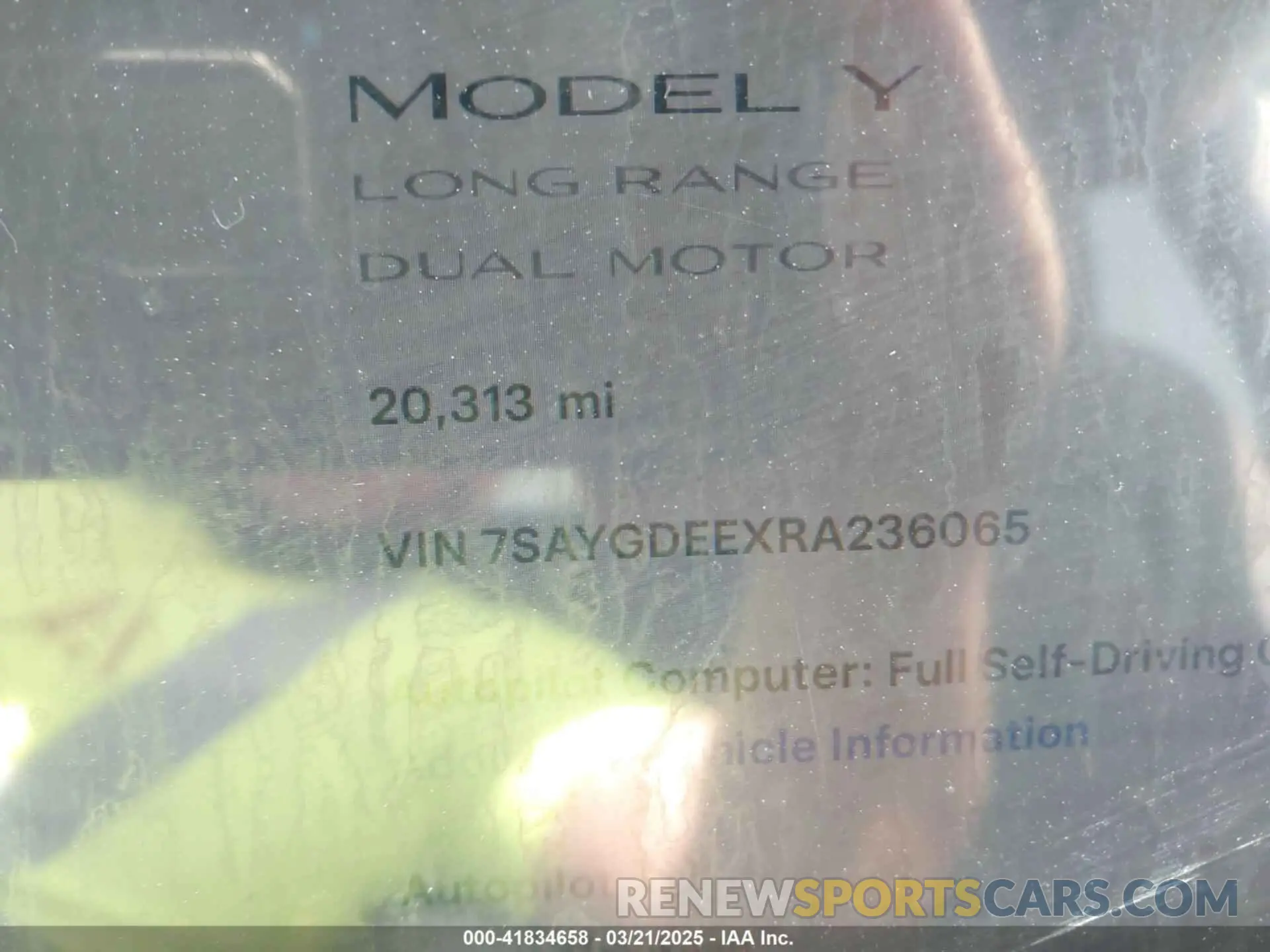 15 Photograph of a damaged car 7SAYGDEEXRA236065 TESLA MODEL Y 2024