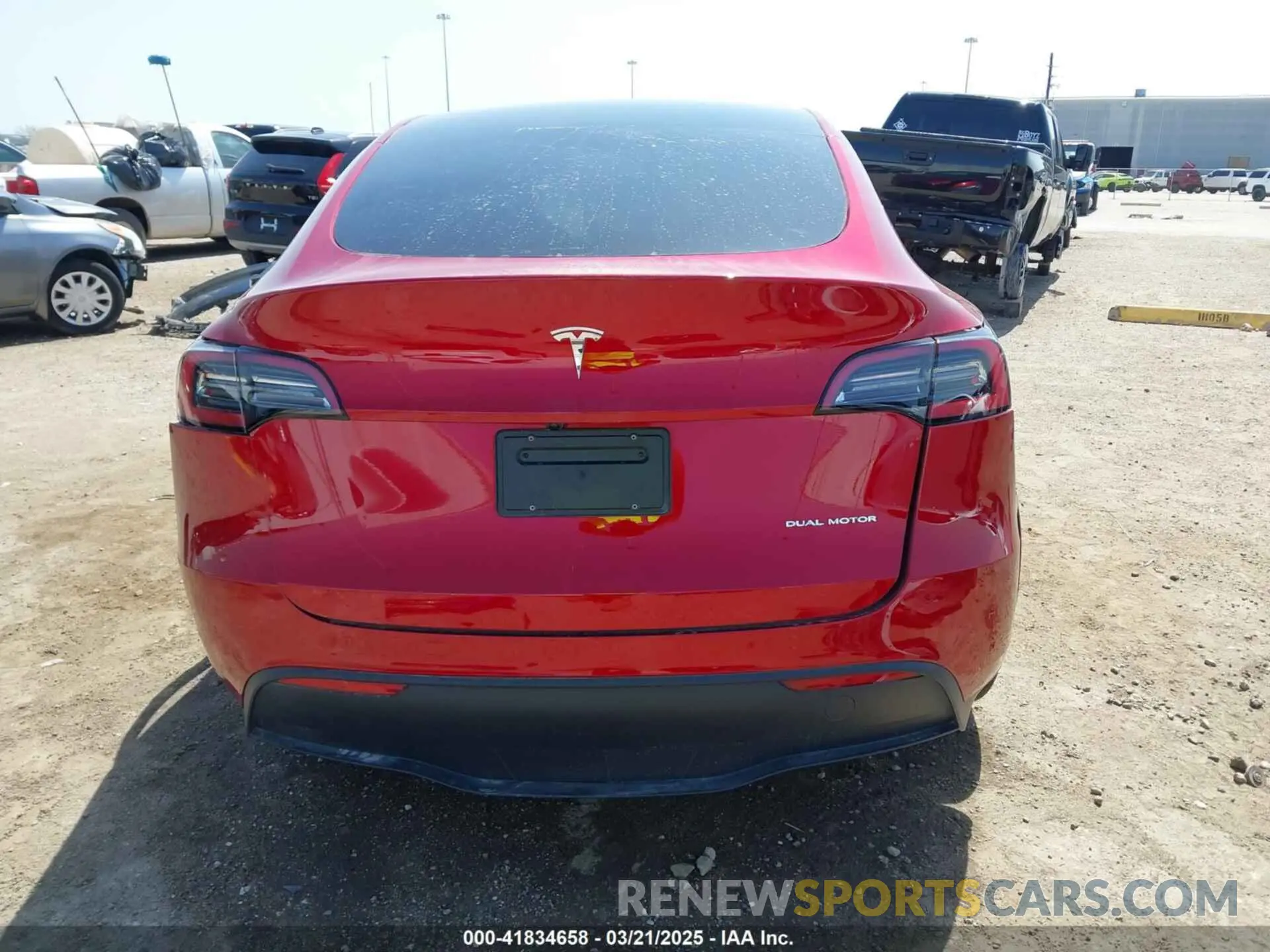 16 Photograph of a damaged car 7SAYGDEEXRA236065 TESLA MODEL Y 2024