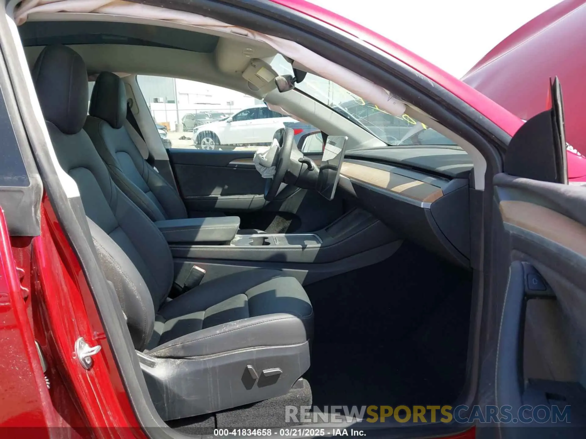 5 Photograph of a damaged car 7SAYGDEEXRA236065 TESLA MODEL Y 2024