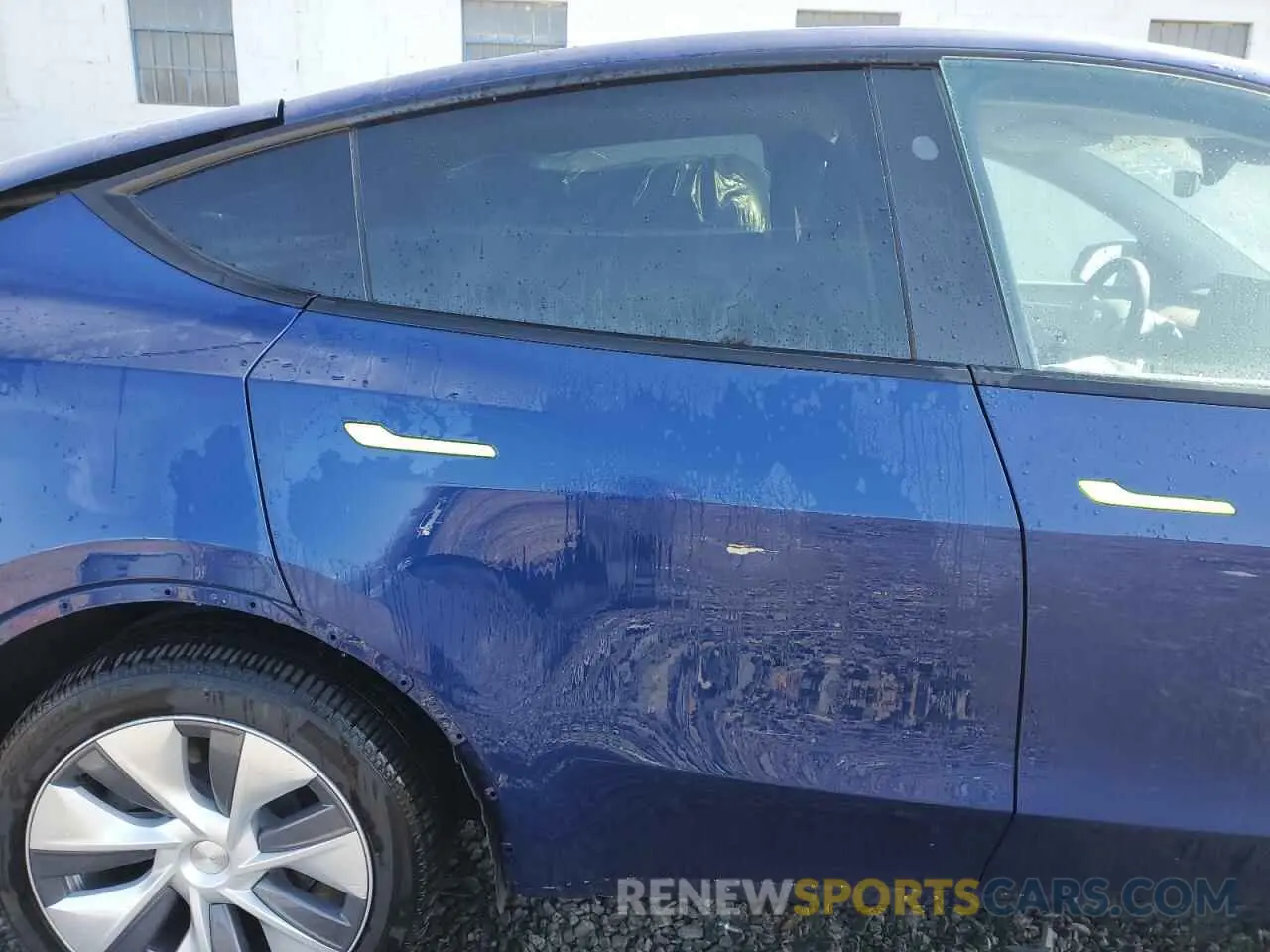11 Photograph of a damaged car 7SAYGDEEXRA237216 TESLA MODEL Y 2024