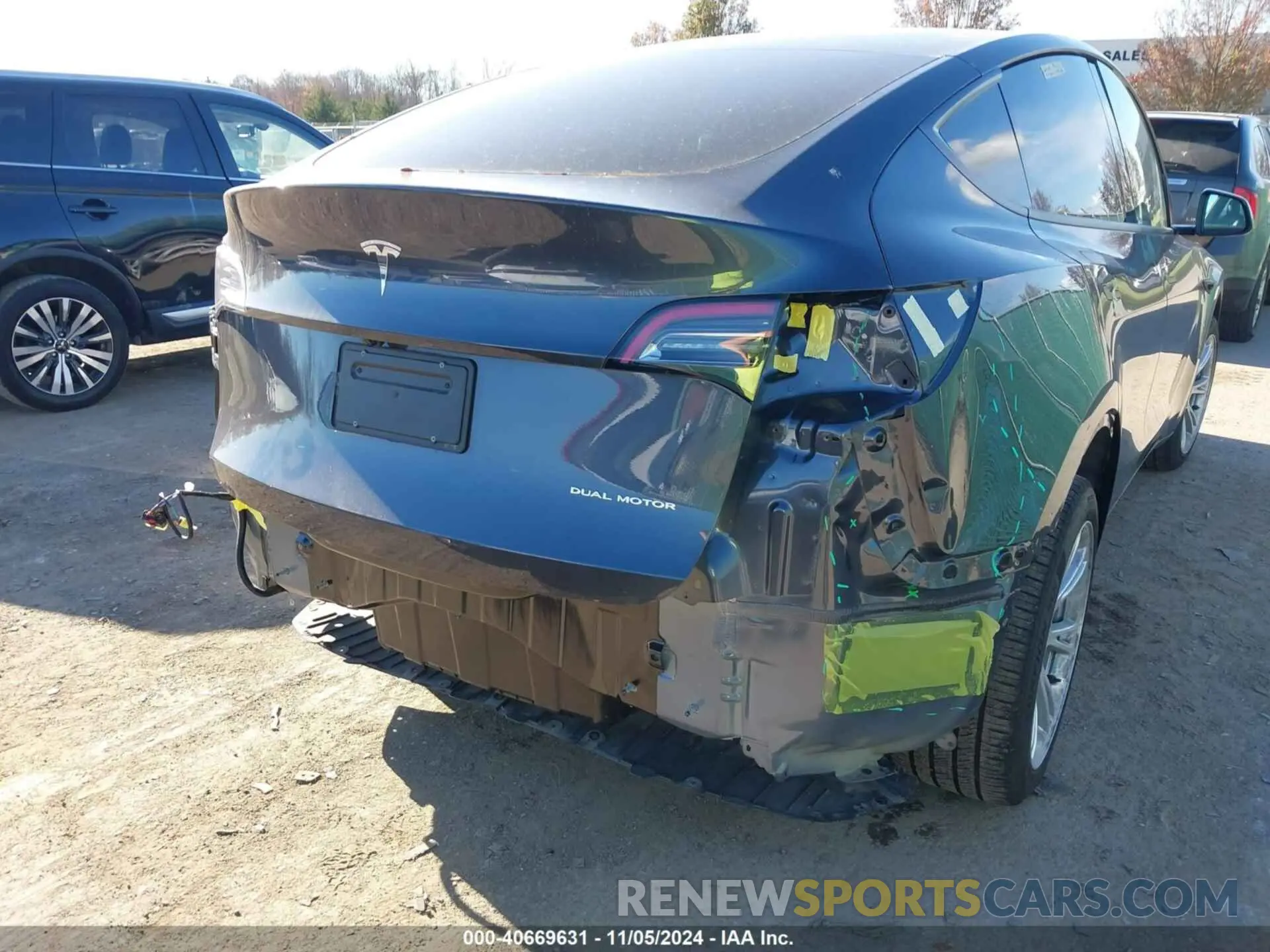 6 Photograph of a damaged car 7SAYGDEEXRA250886 TESLA MODEL Y 2024