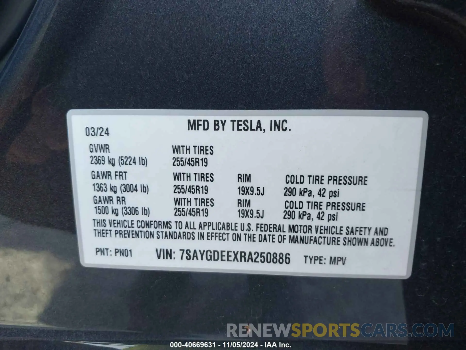 9 Photograph of a damaged car 7SAYGDEEXRA250886 TESLA MODEL Y 2024