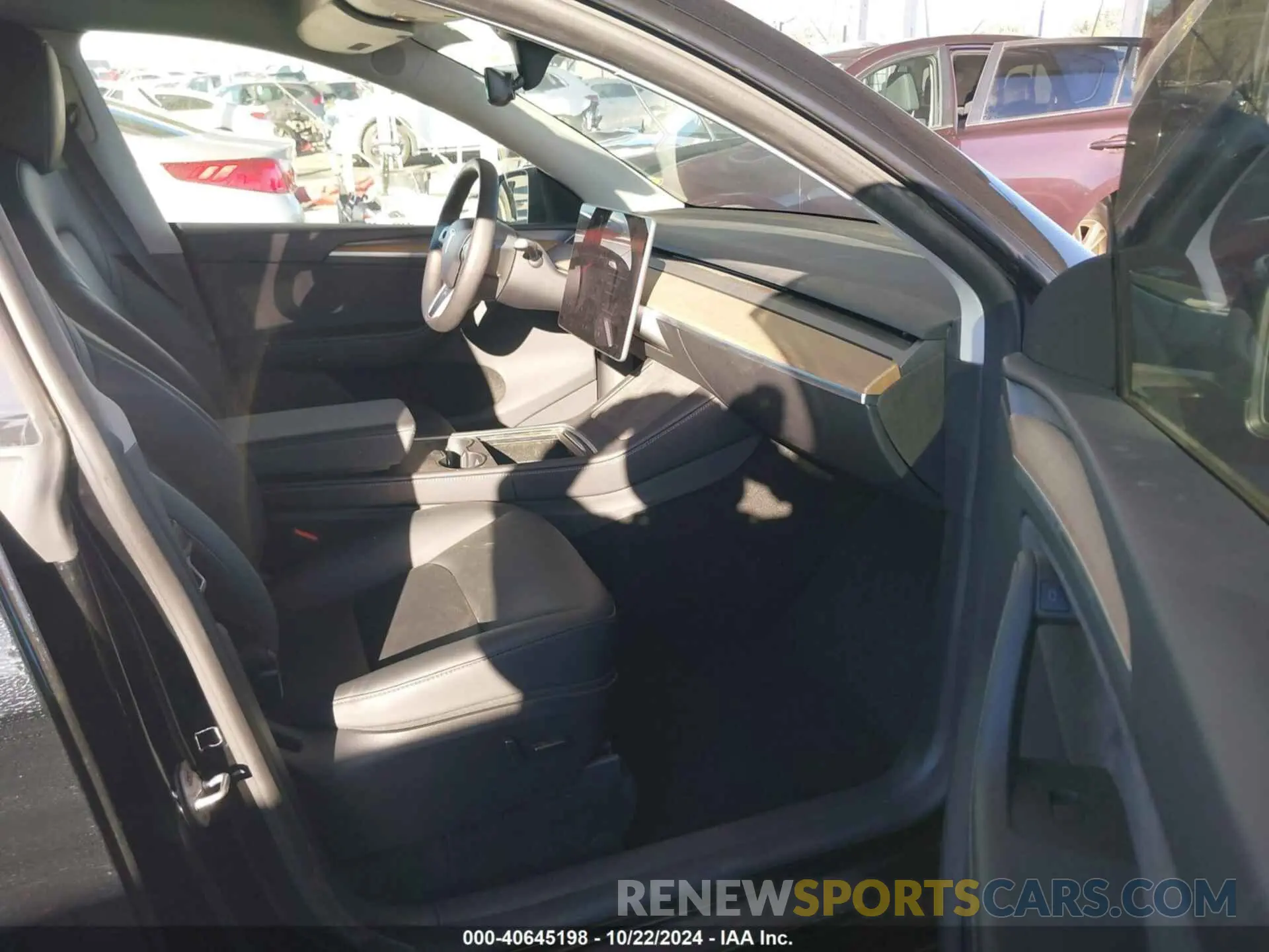 5 Photograph of a damaged car 7SAYGDEEXRA252203 TESLA MODEL Y 2024