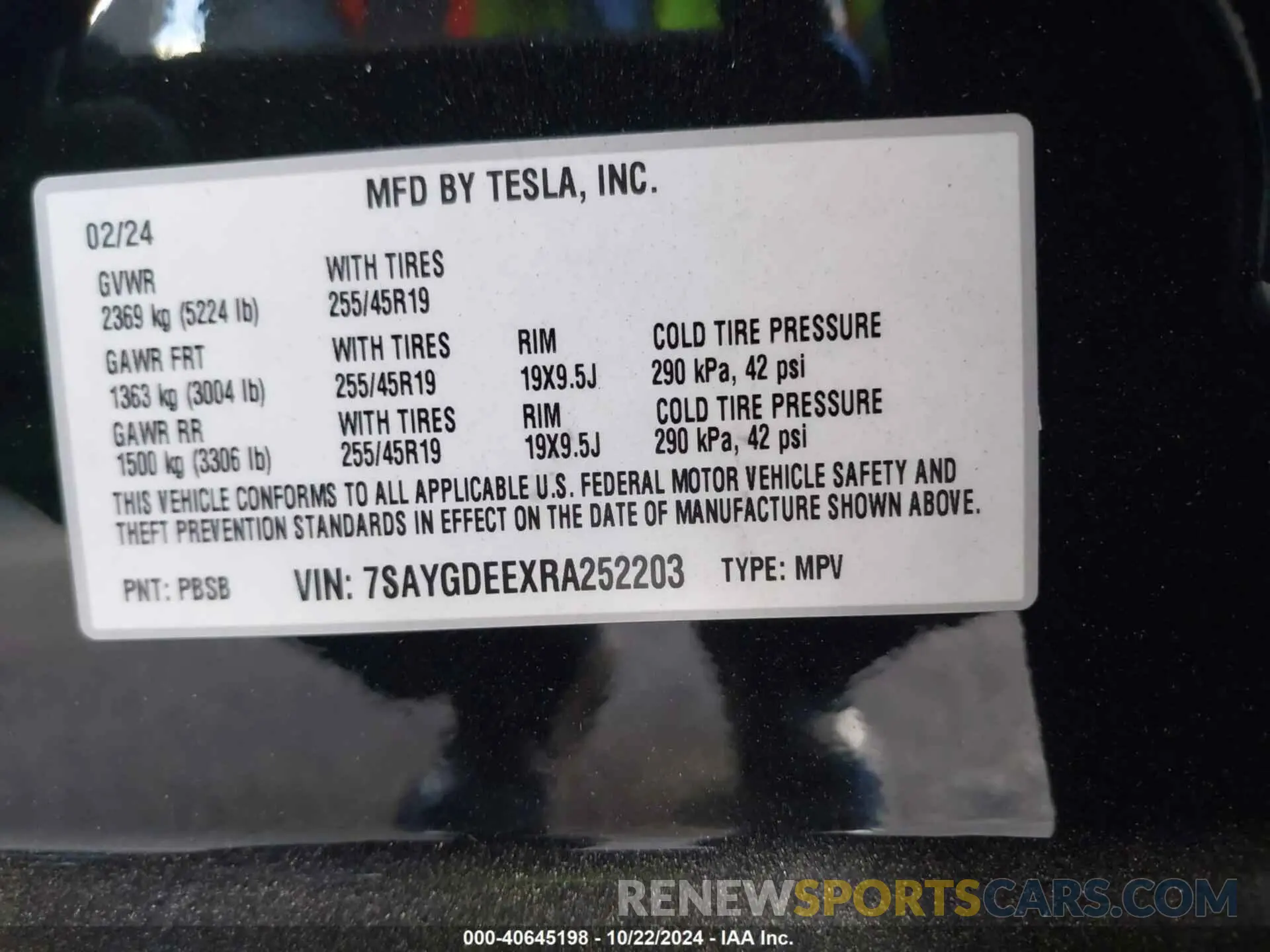 9 Photograph of a damaged car 7SAYGDEEXRA252203 TESLA MODEL Y 2024