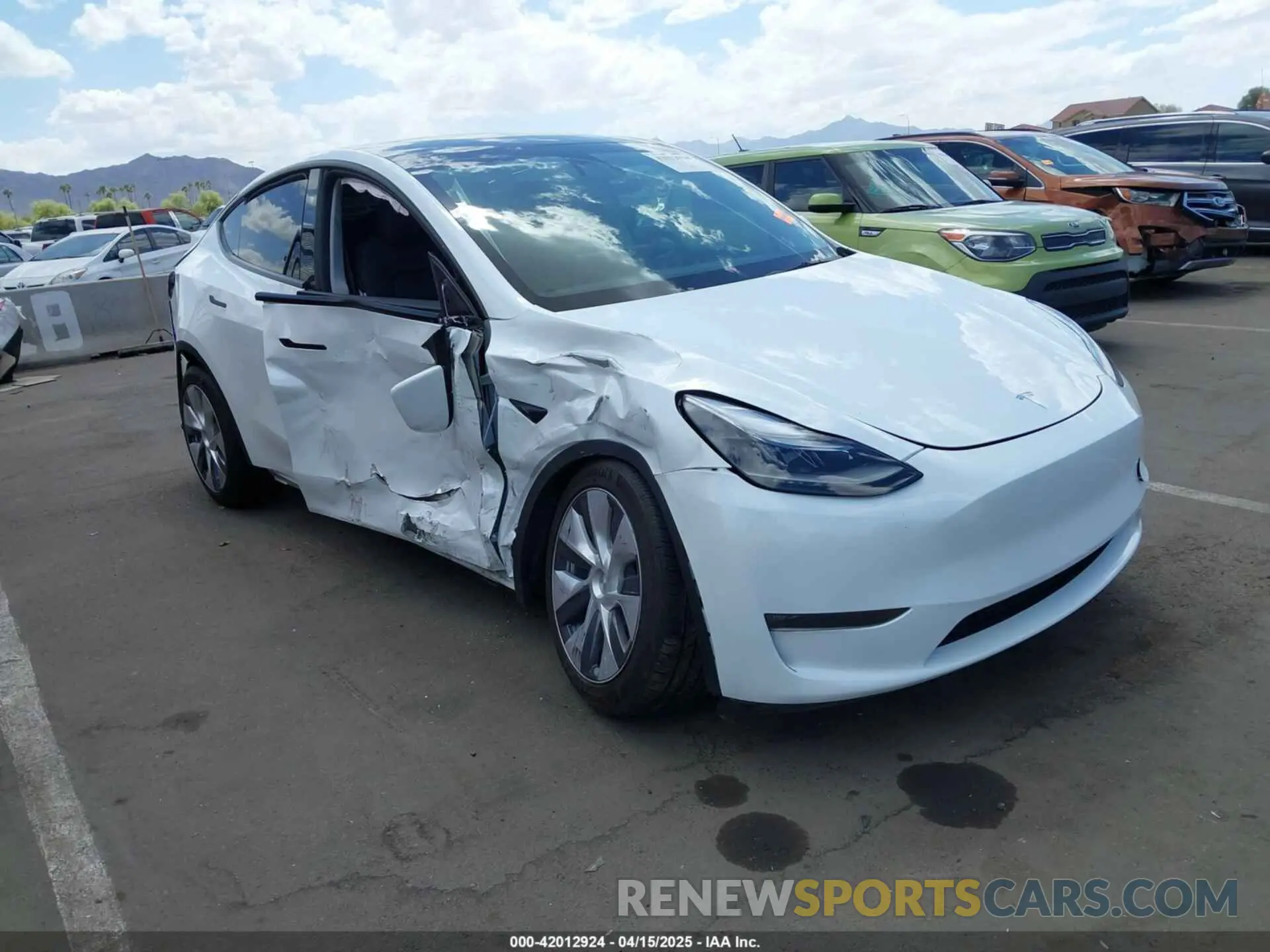 1 Photograph of a damaged car 7SAYGDEEXRA257658 TESLA MODEL Y 2024