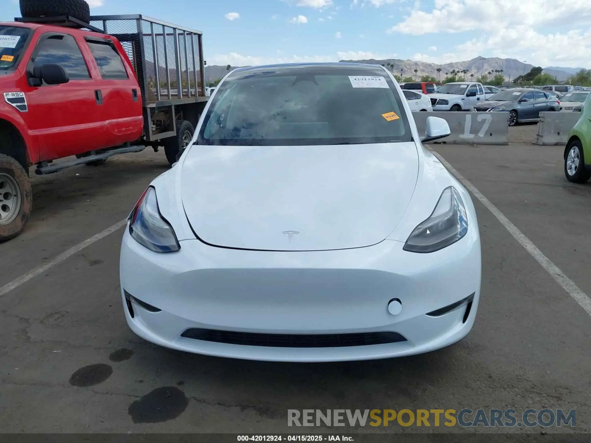 11 Photograph of a damaged car 7SAYGDEEXRA257658 TESLA MODEL Y 2024