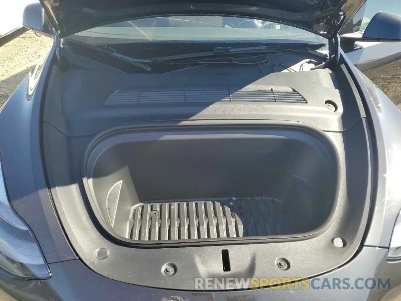 11 Photograph of a damaged car 7SAYGDEEXRF034197 TESLA MODEL Y 2024