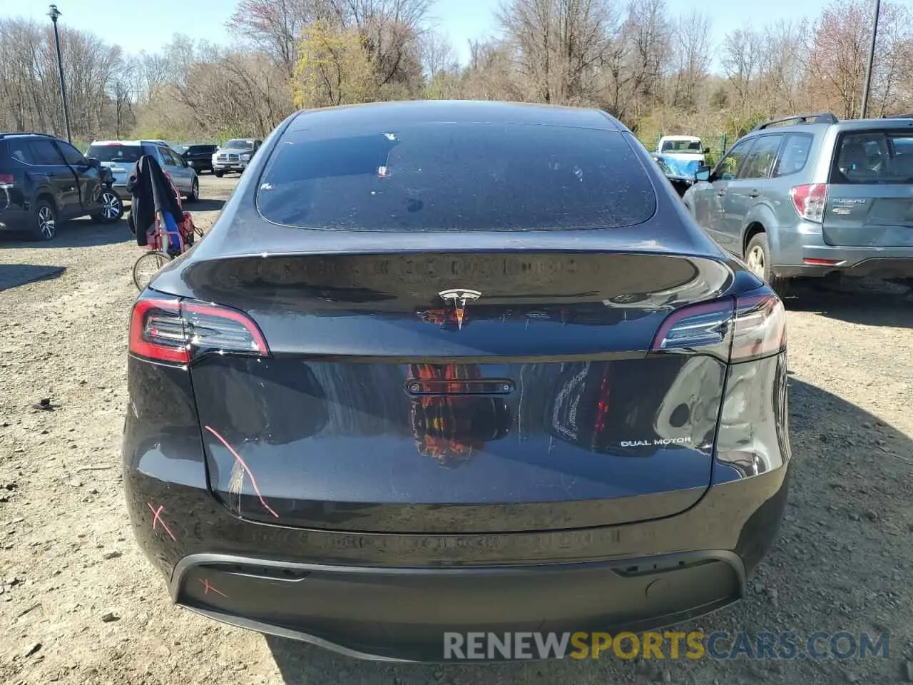 6 Photograph of a damaged car 7SAYGDEEXRF034197 TESLA MODEL Y 2024