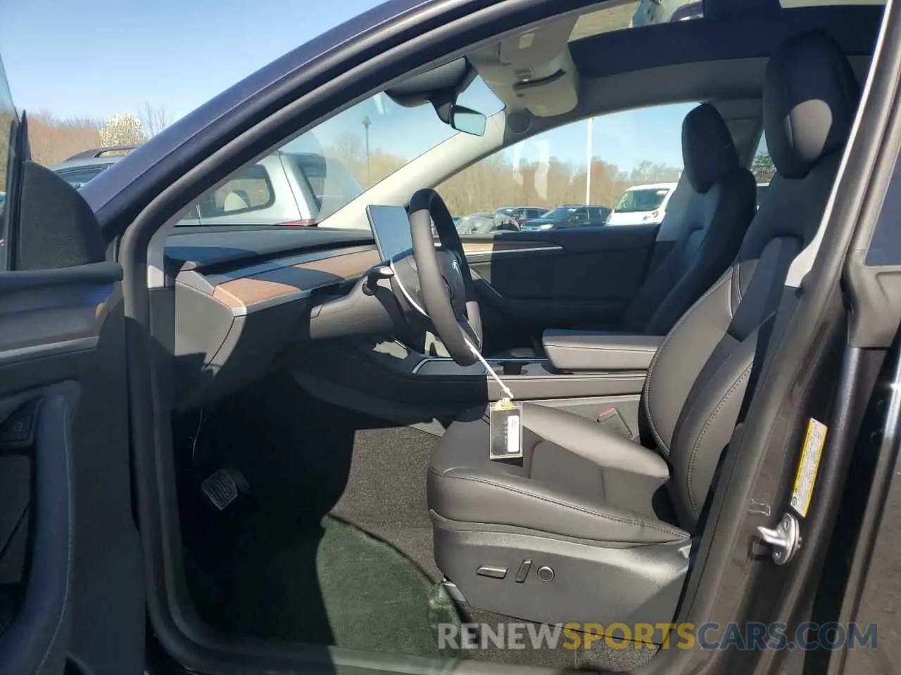 7 Photograph of a damaged car 7SAYGDEEXRF034197 TESLA MODEL Y 2024