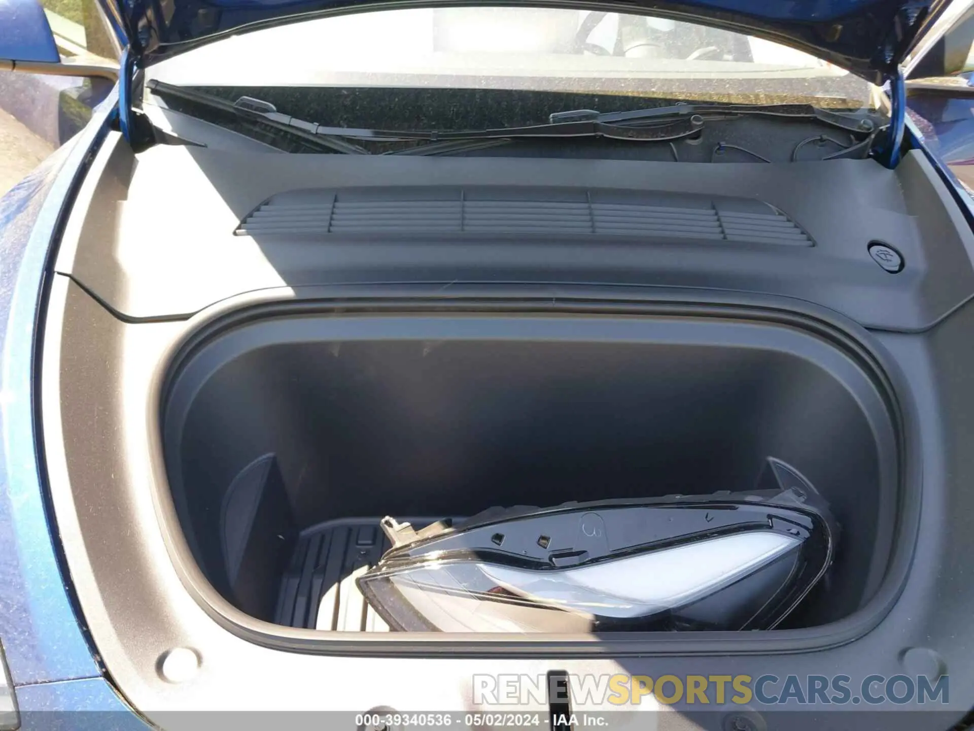 10 Photograph of a damaged car 7SAYGDEEXRF036872 TESLA MODEL Y 2024