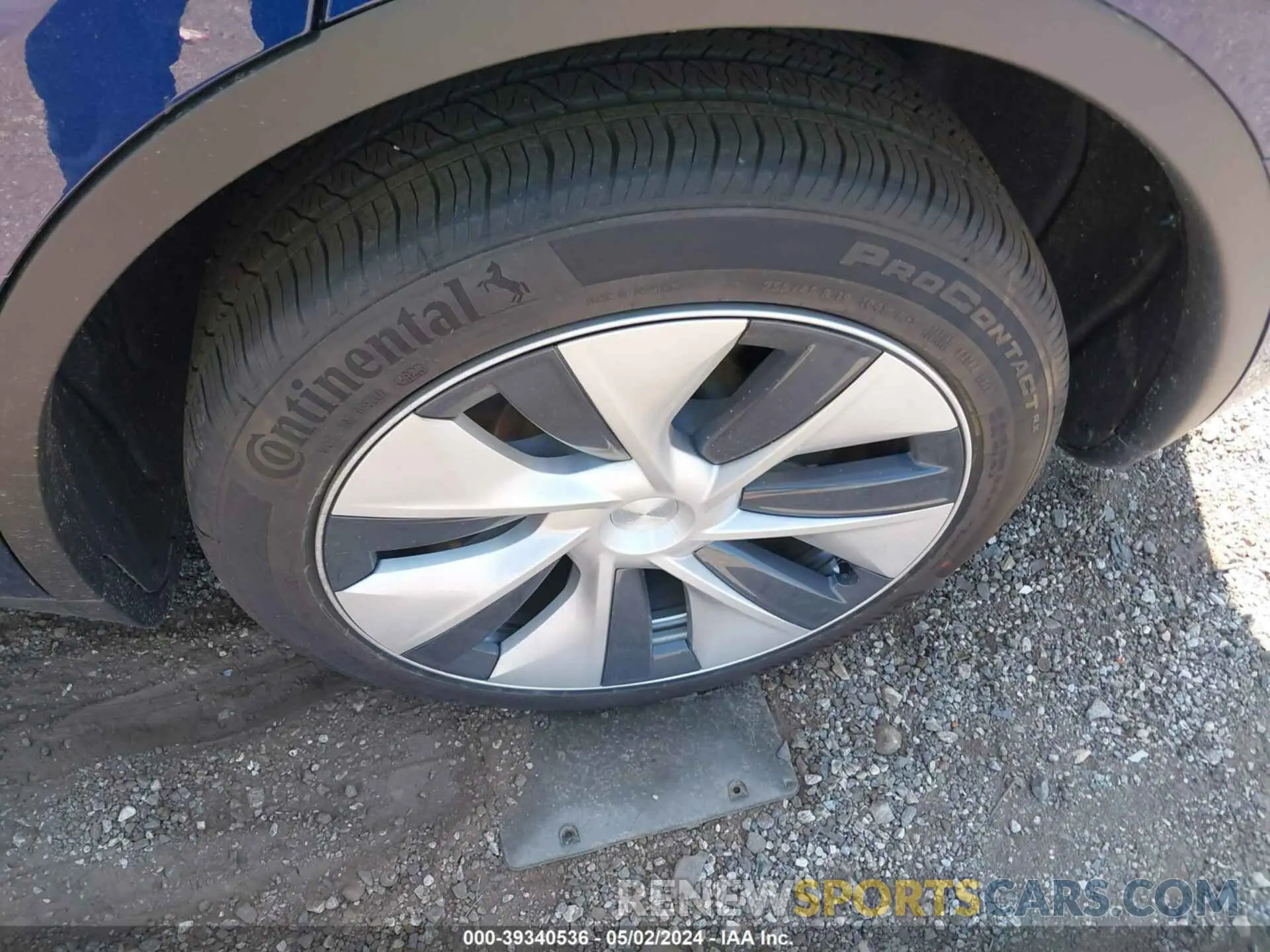 12 Photograph of a damaged car 7SAYGDEEXRF036872 TESLA MODEL Y 2024