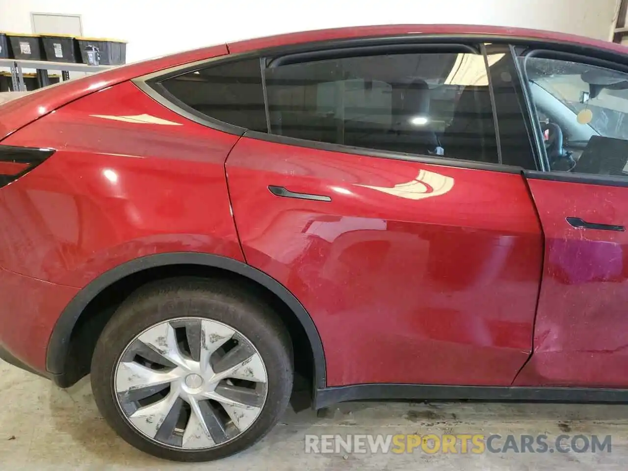 10 Photograph of a damaged car 7SAYGDEEXRF043367 TESLA MODEL Y 2024