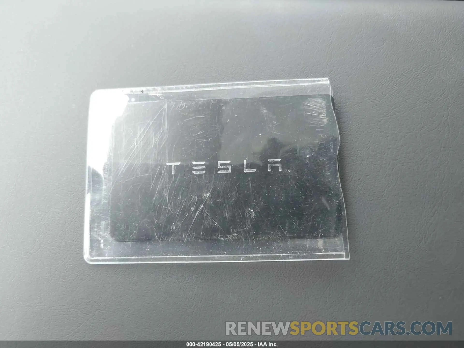 11 Photograph of a damaged car 7SAYGDEEXRF059620 TESLA MODEL Y 2024
